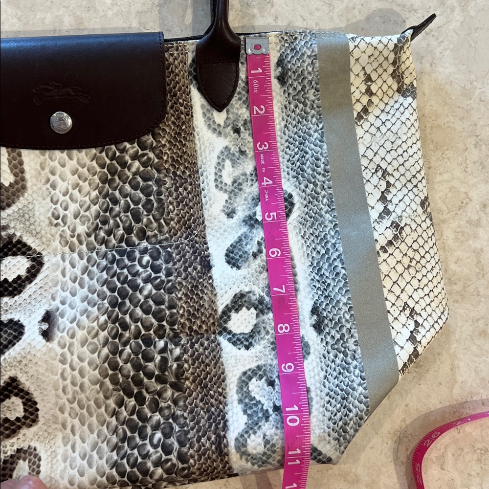 Long champ RARE snakeskin print large tote - Picture 10 of 10